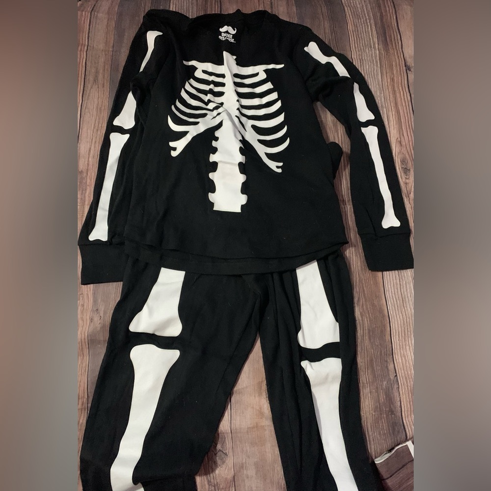 Halloween Under de guise pajamas skeletons